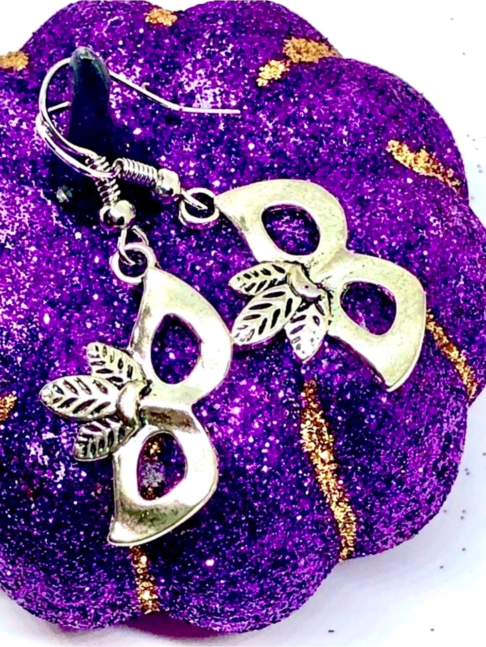 Halloween Masquerade Mask with Feathers Silver Tone Charm Dangle Earrings Masque